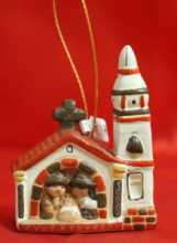 PRESEPE ETNICO PERUVIANO CHIESETTA IN TERRACOTTA DIP. A MANO cm 4,5x6 CIRCA
